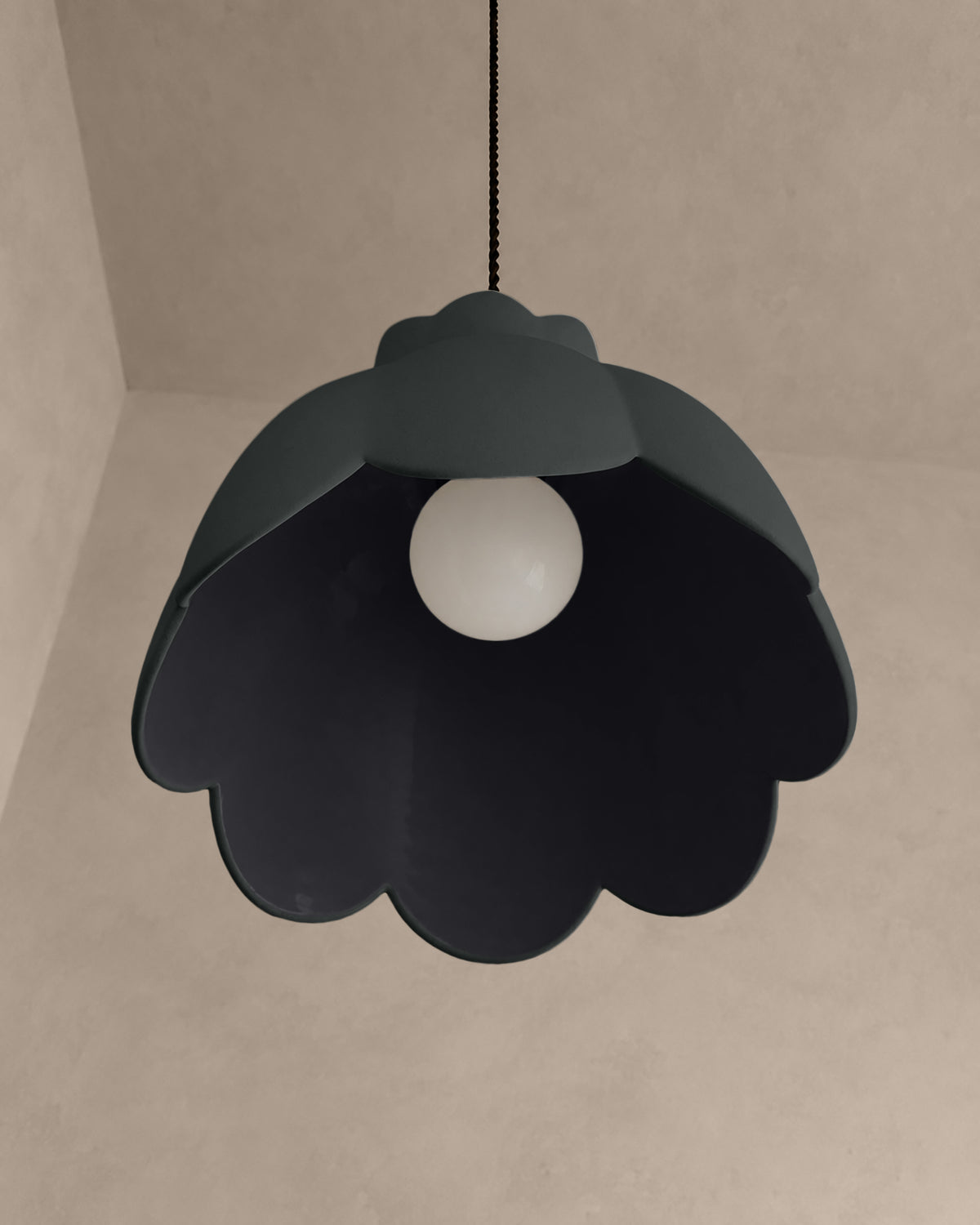 Vallea Large Pendant · Shadow