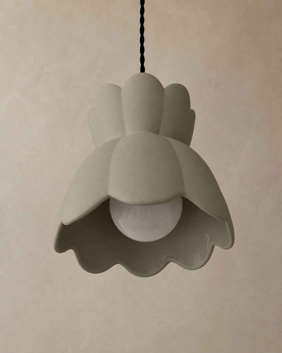 Vallea Small Pendant · Dune