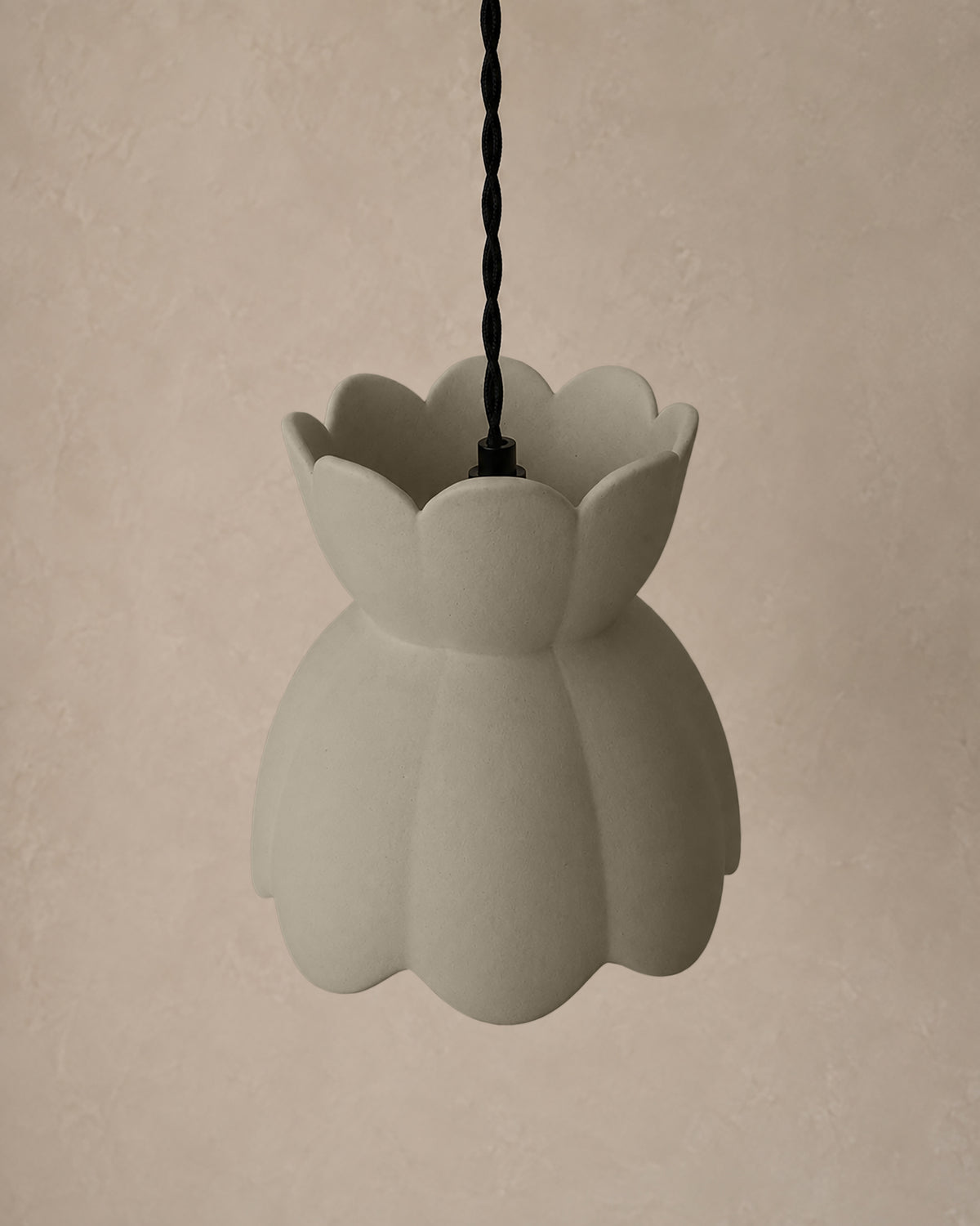 Vallea Small Pendant · Dune