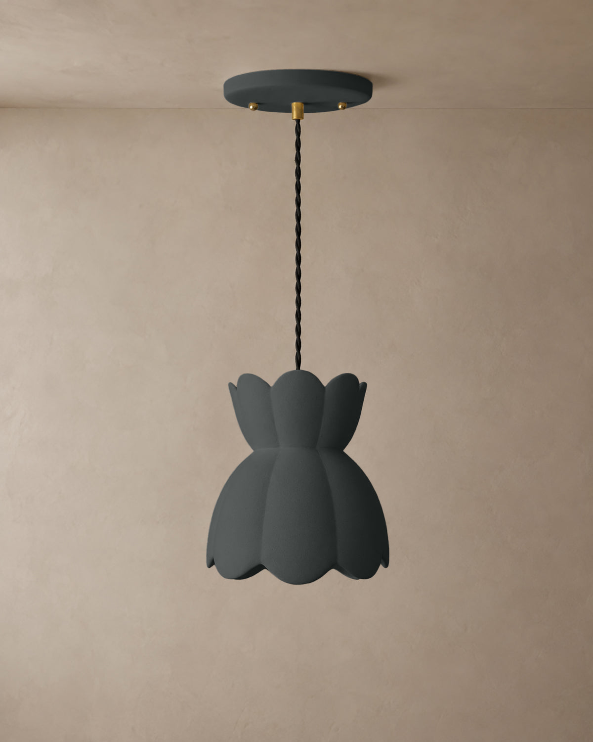 Vallea Small Pendant · Shadow