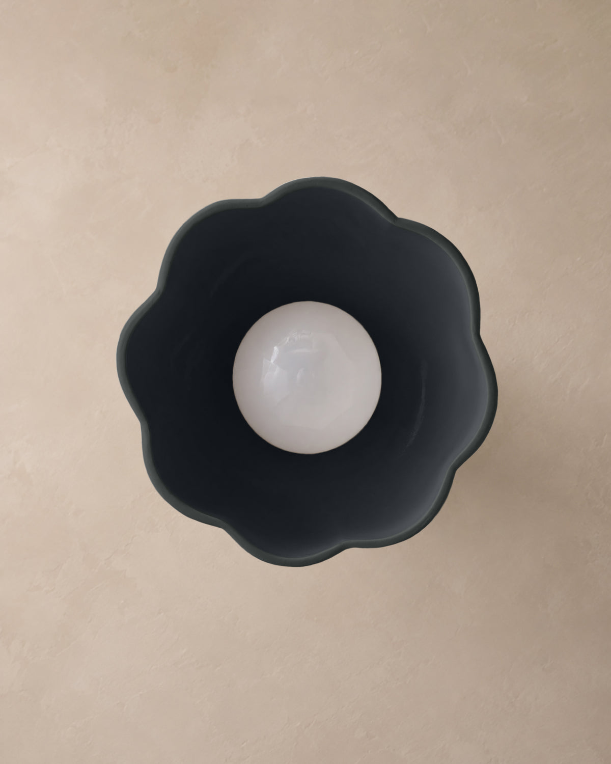 Vallea Small Pendant · Shadow